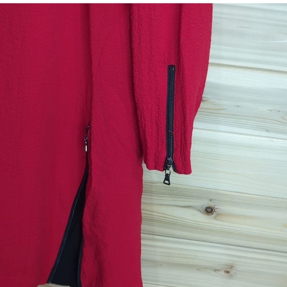 Stylish 3/4 Sleeve Top with Zipper Accents - Picture 3 of 9